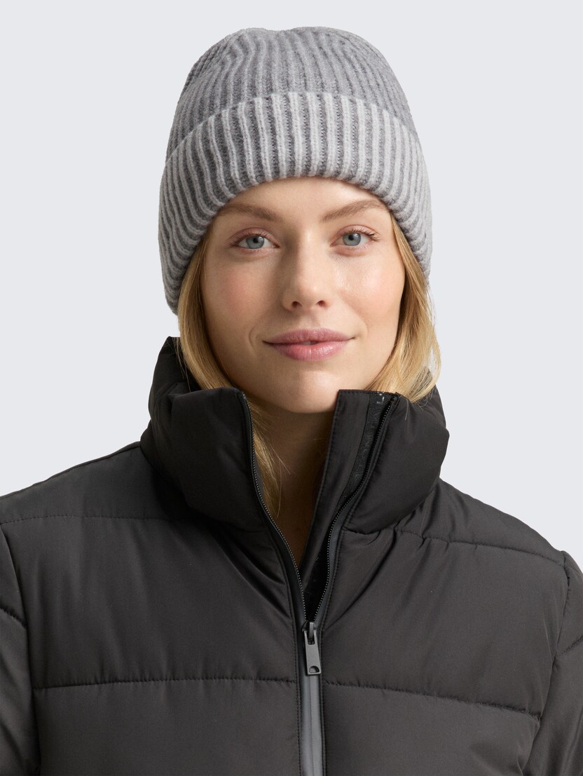 Pletena kapa - Siva_1112193